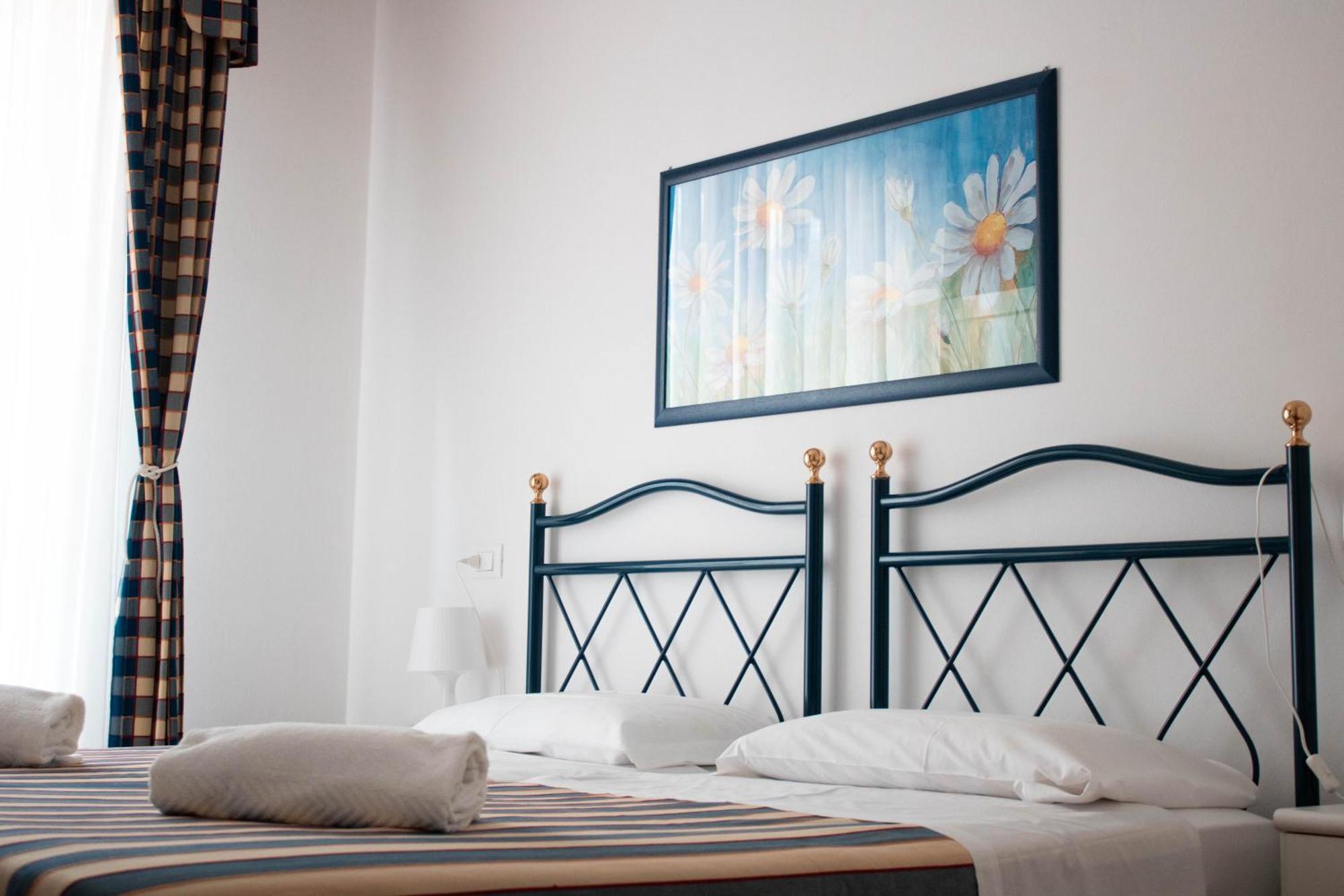 Single Room with Balcony,1592058980:JPEG