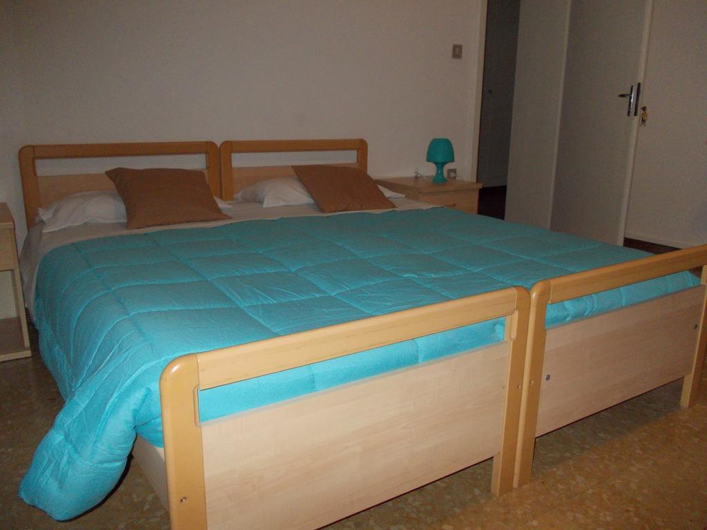 Deluxe Double Room with Shared Bathroom,181844541:JPEG