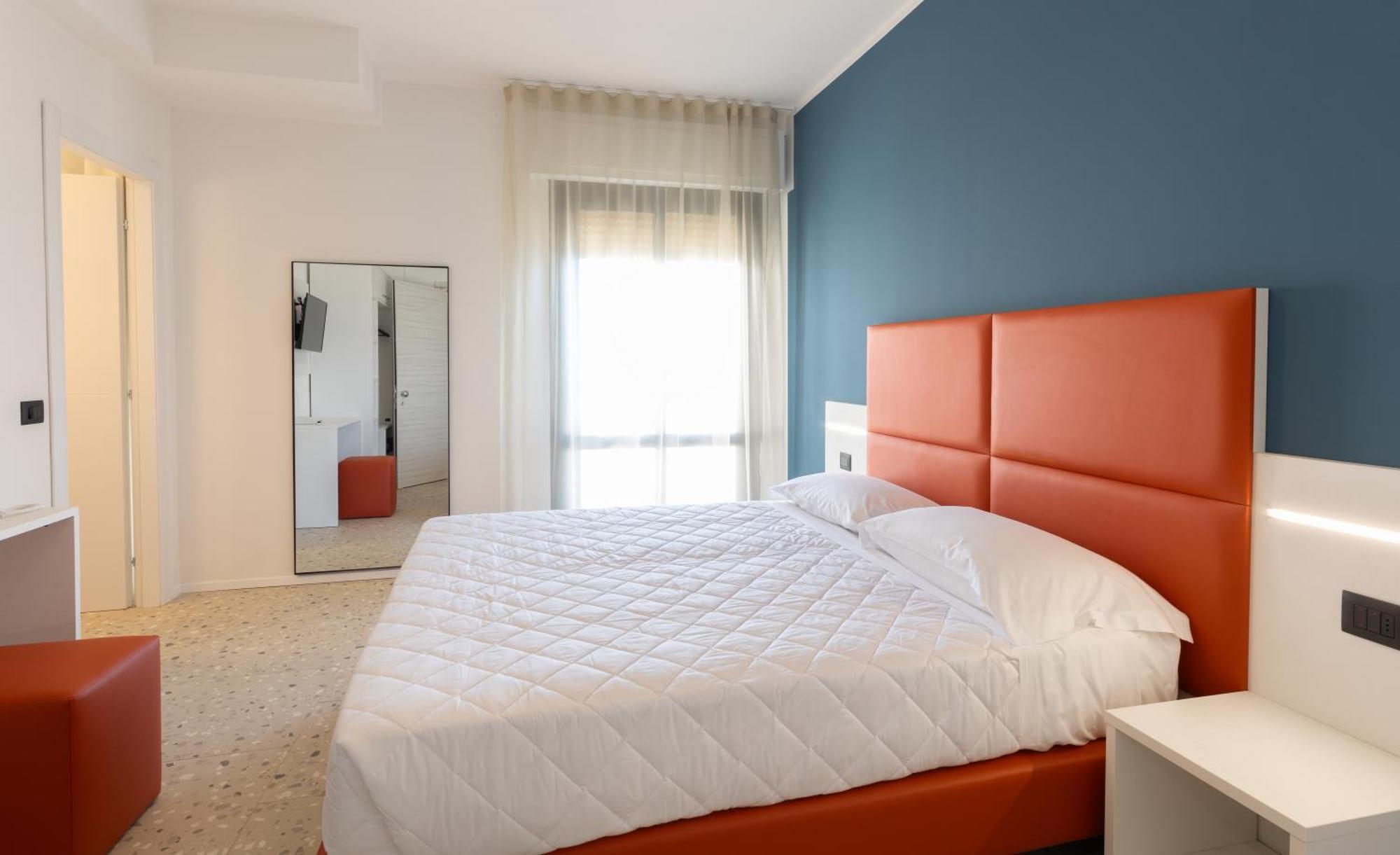 Double or Twin Room Sea View