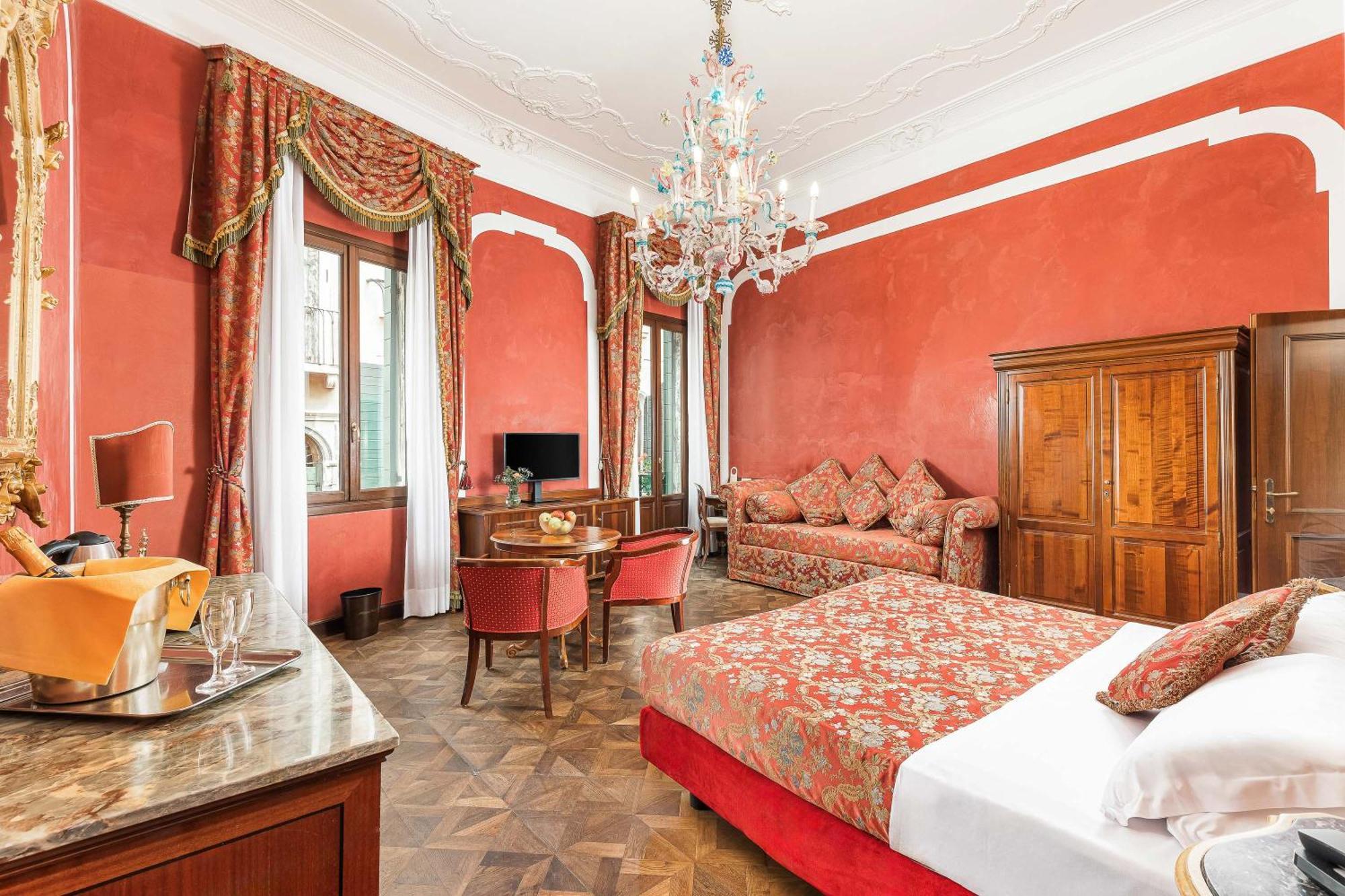 Chambre Double ou Lits Jumeaux de Luxe avec Balcon - Vue sur Canal
