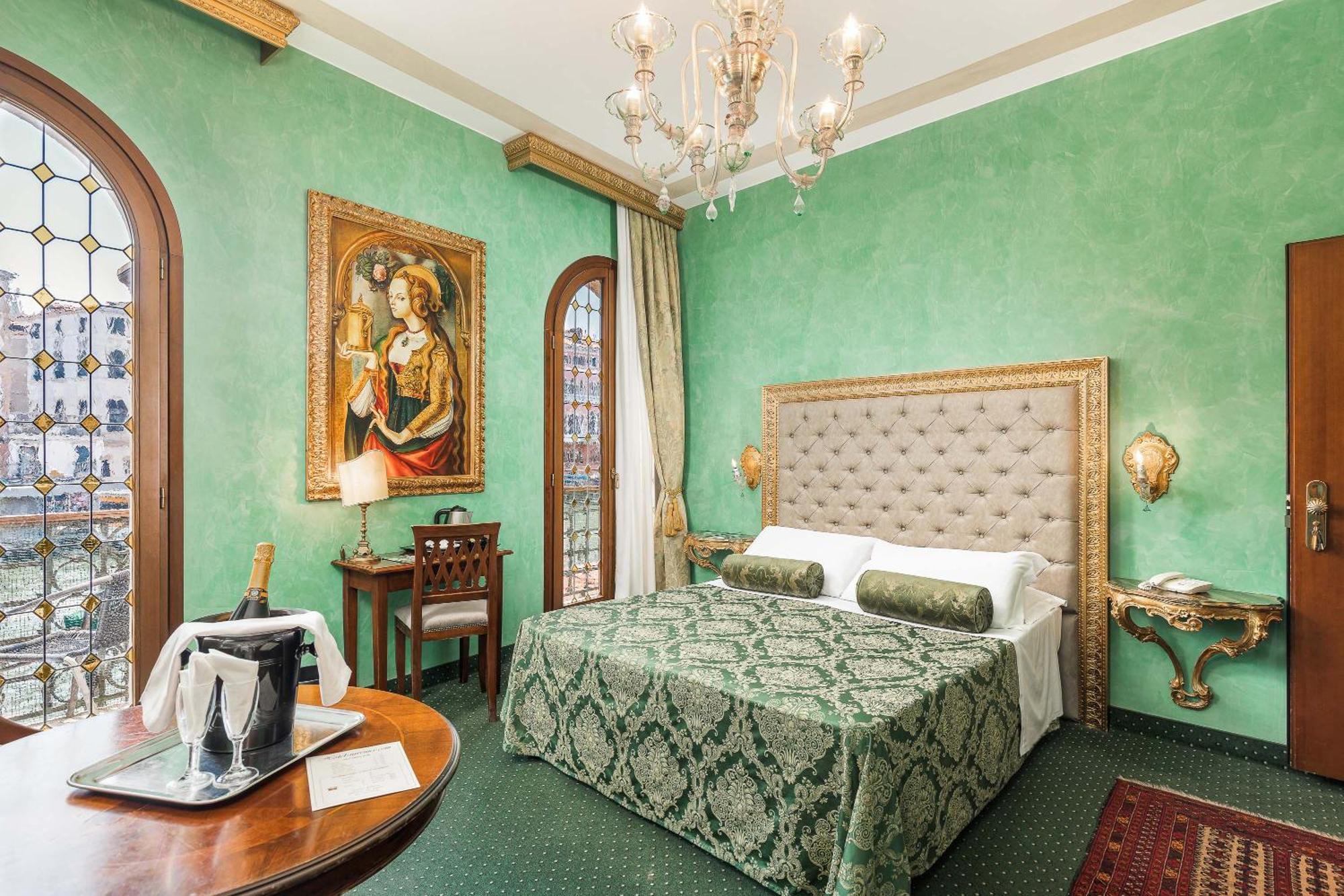 Deluxe Double or Twin Room with Canal View,1604071098:JPEG