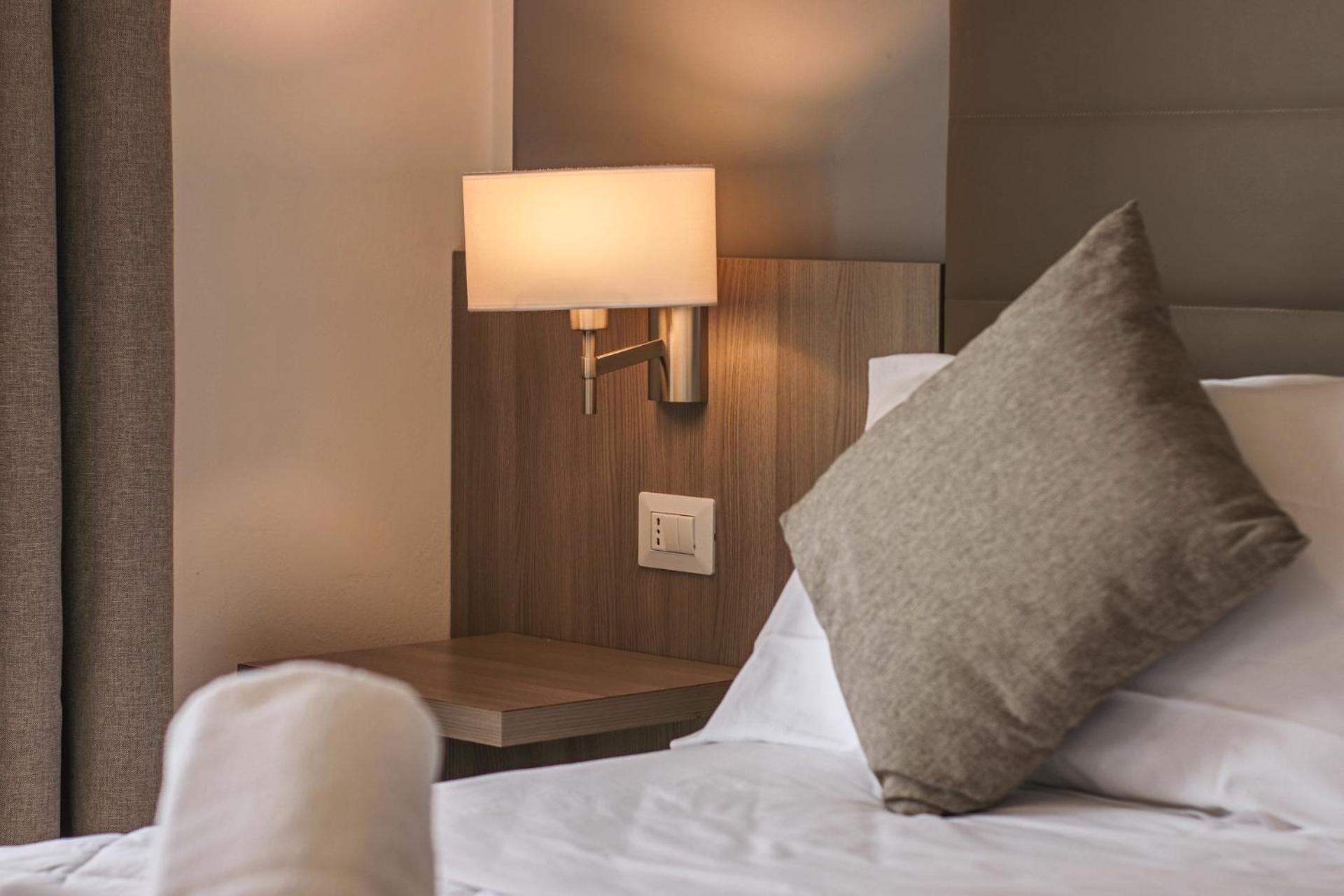 Triple Room Partial Sea View