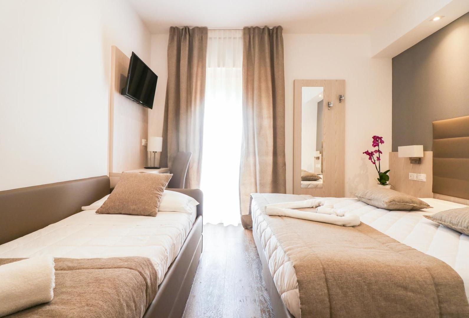 Triple Room partial sea view