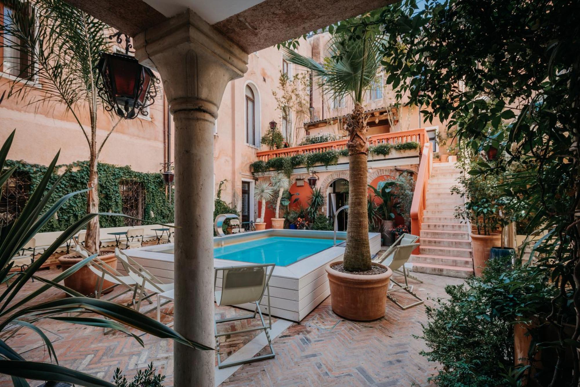 Suite - Vue sur Piscine