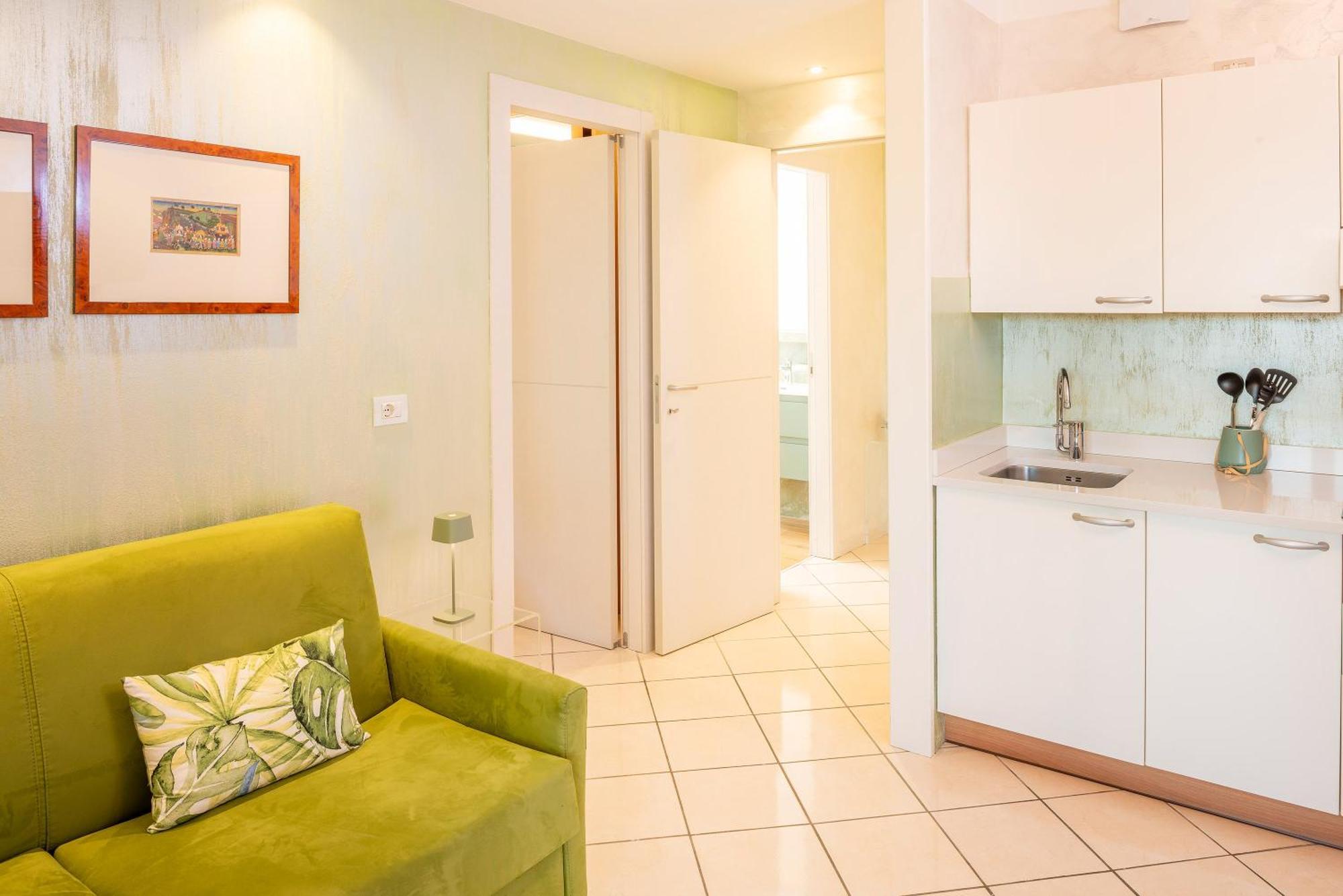 Superior One-Bedroom Apartment