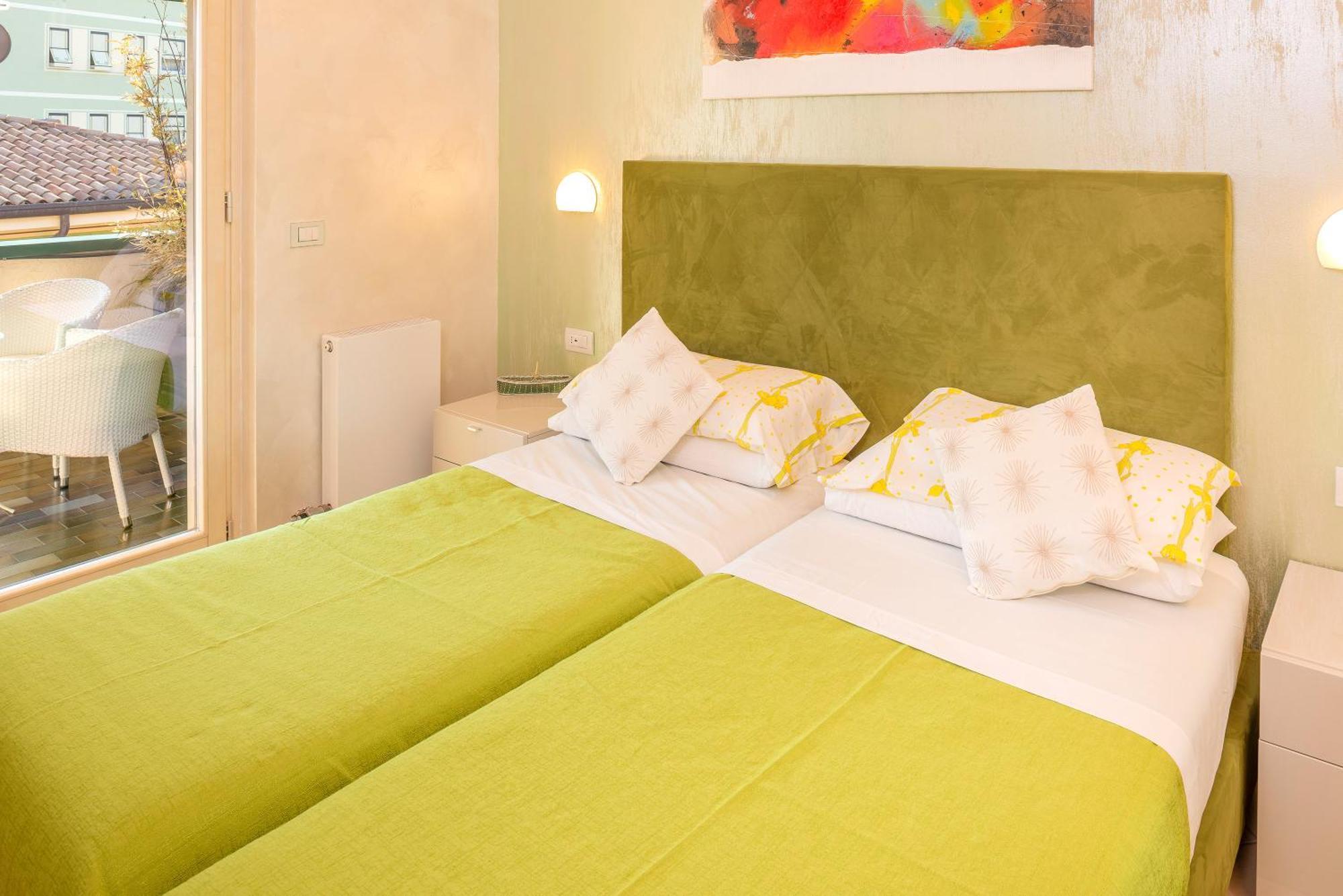 Superior One-Bedroom Apartment