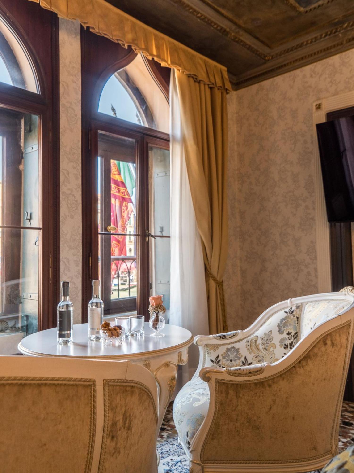 Junior Suite Grand Canal View