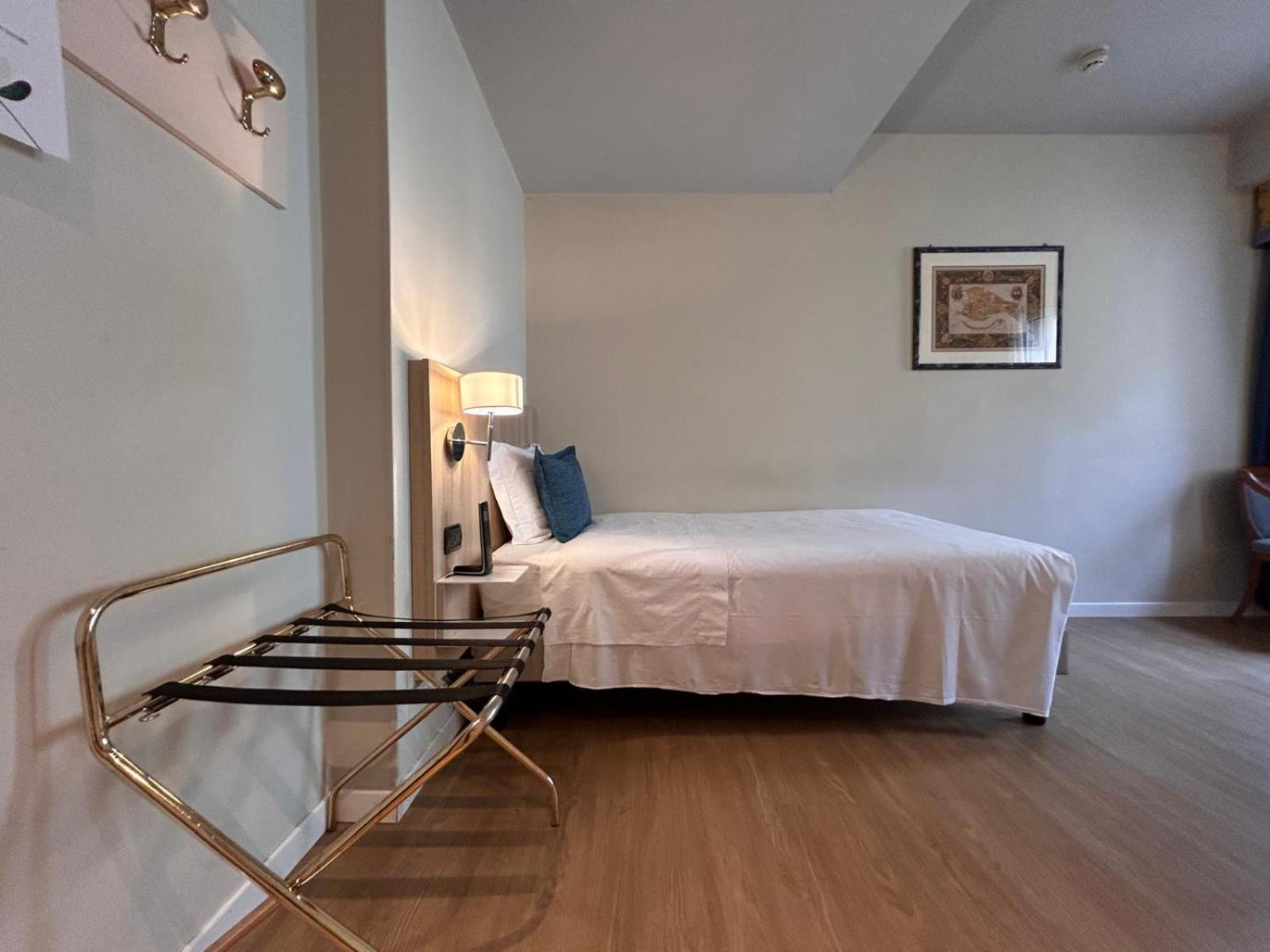 Classic Single Room