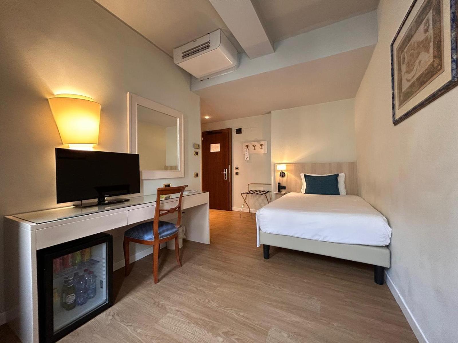 Classic Single Room