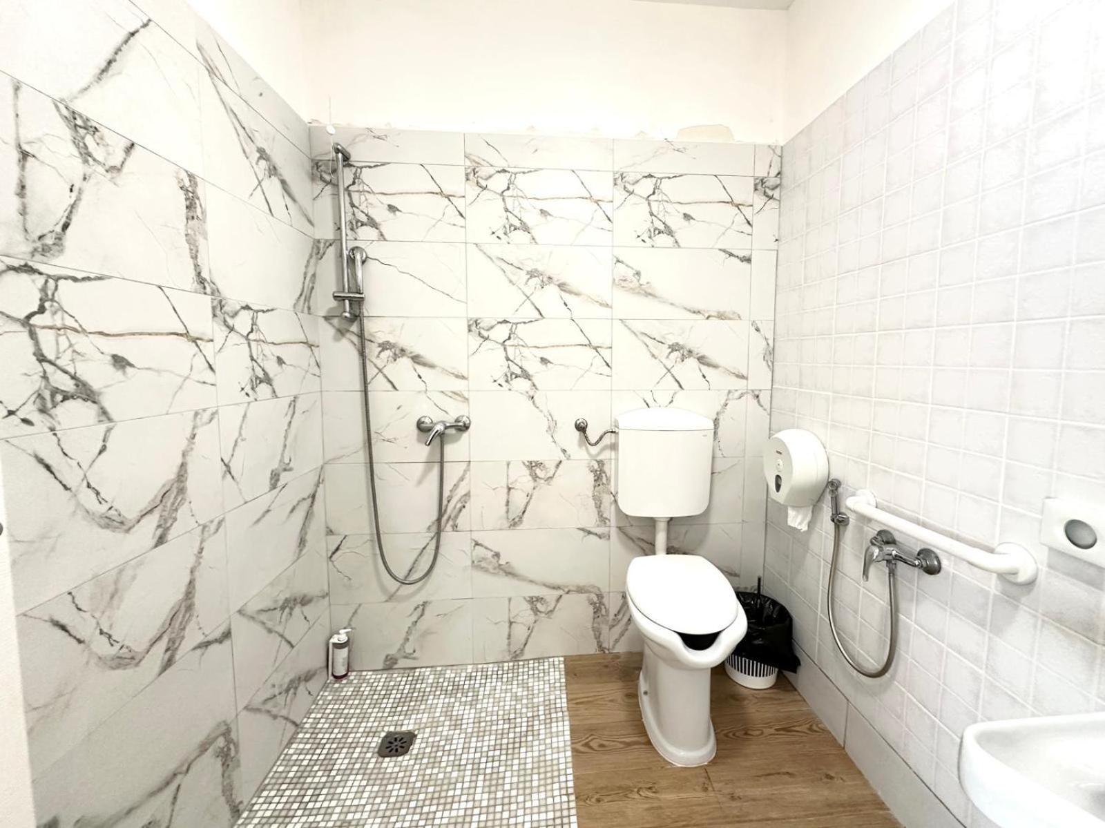 Large Twin Room
