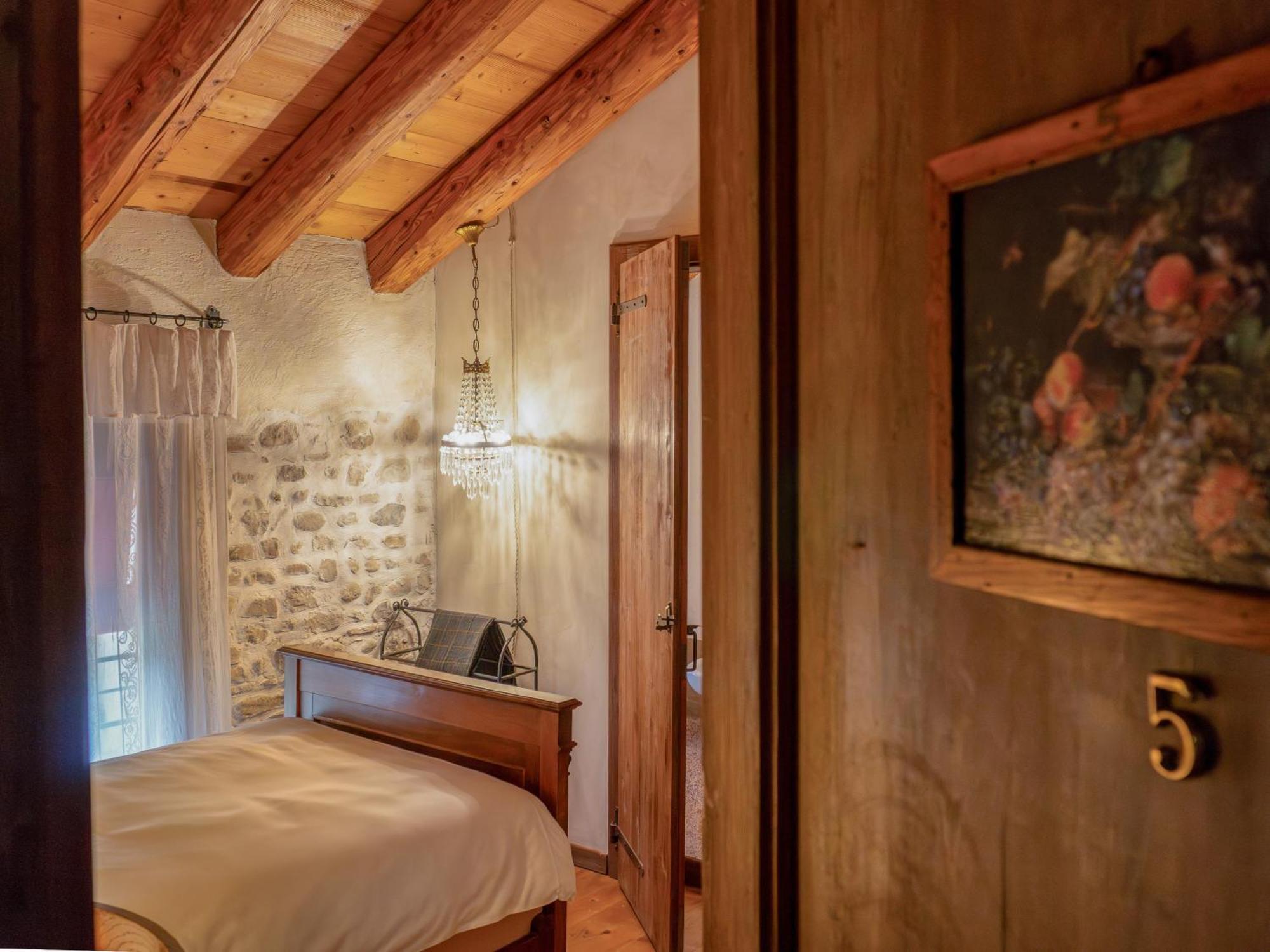 Single Room,1645697561:JPEG