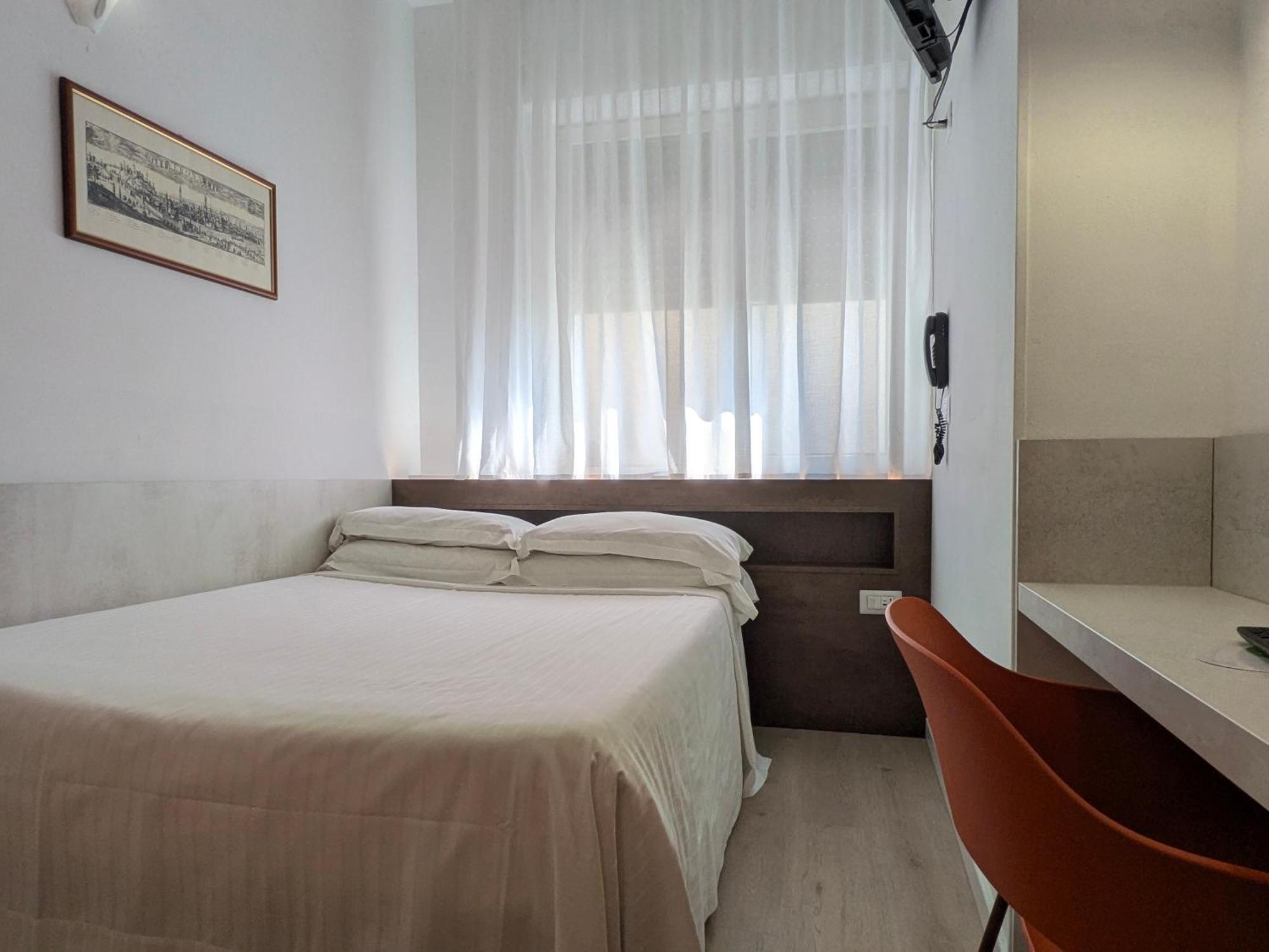 Quarto Individual Econômico