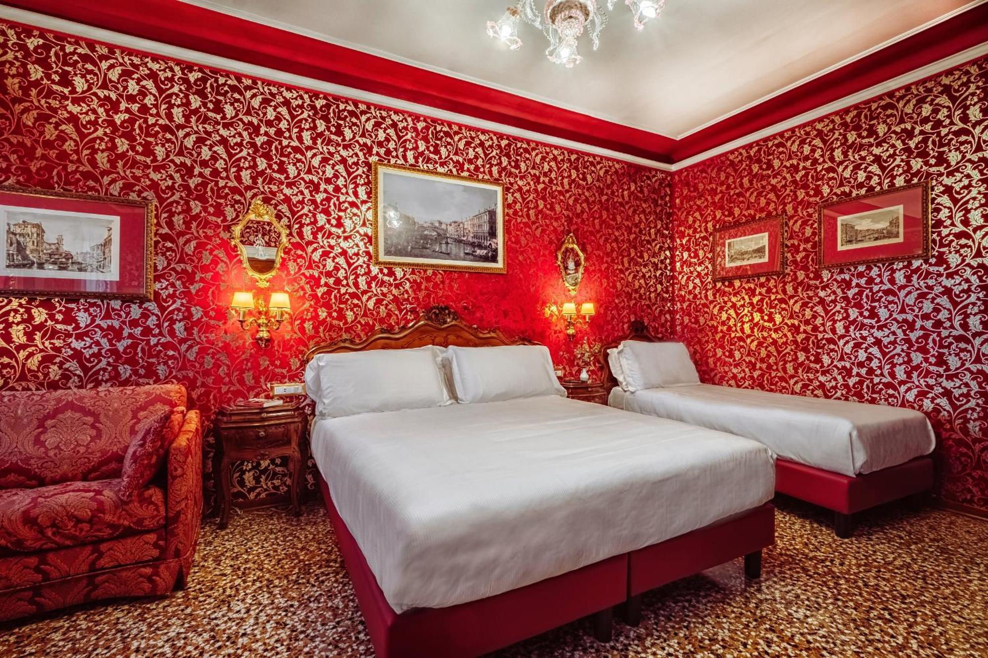 Junior Suite Canal View