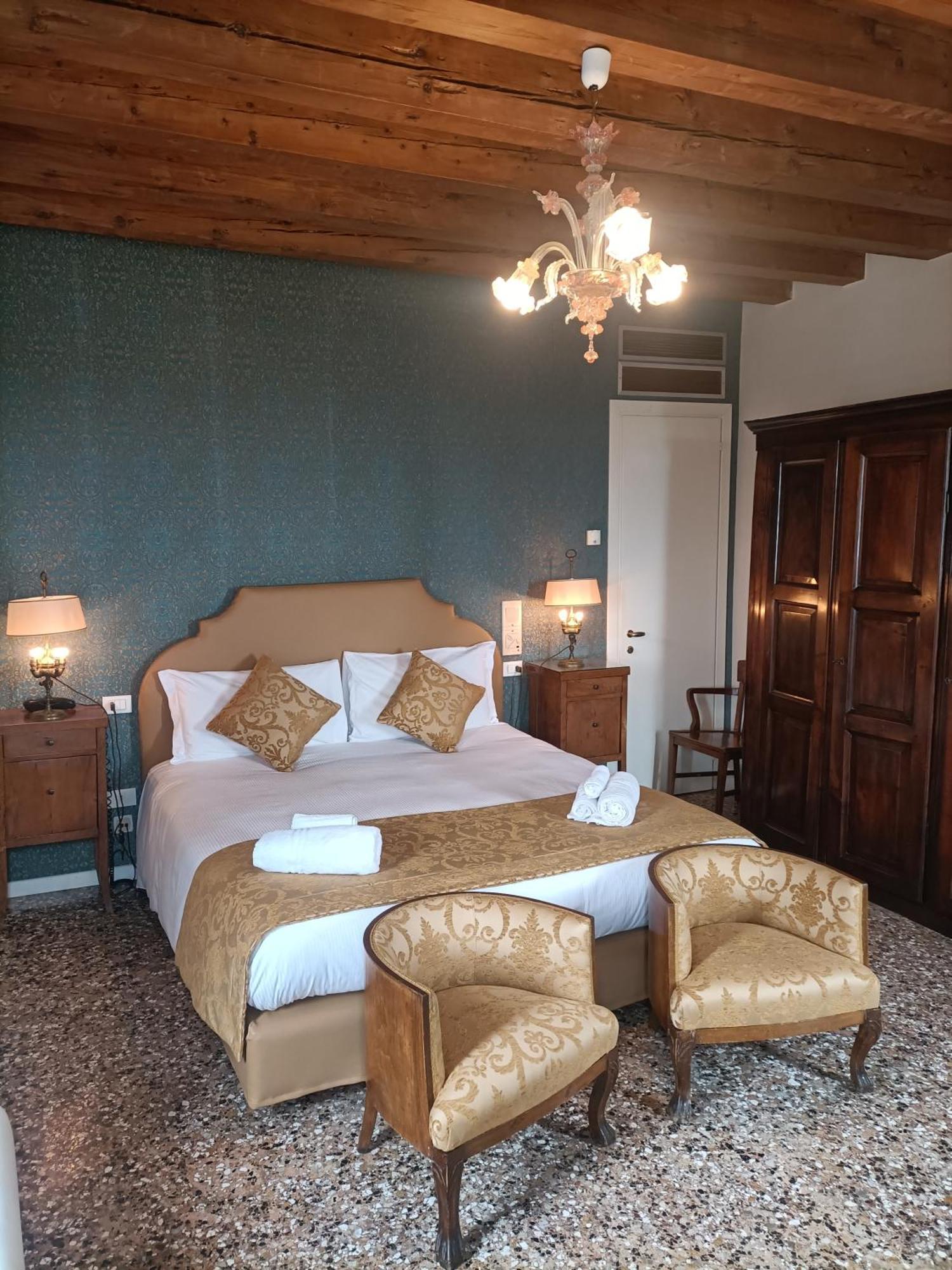 Deluxe Double Room Grand Canal View
