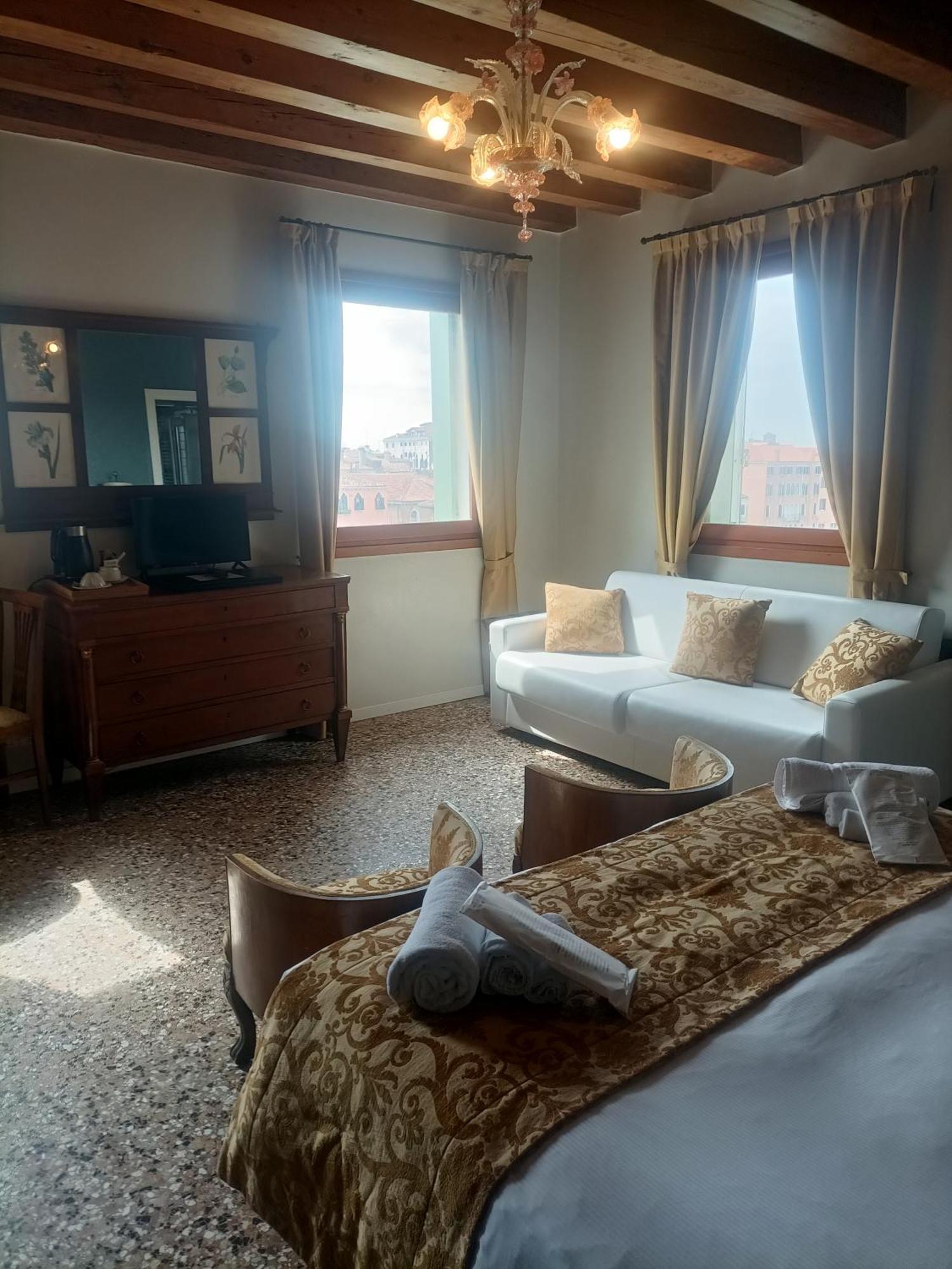 Deluxe Double Room Grand Canal View