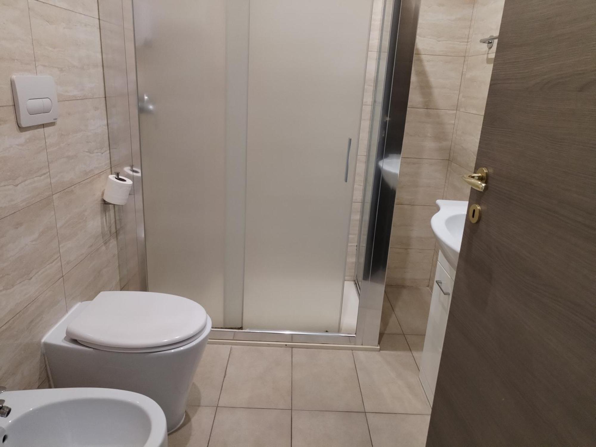 Quarto Triplo Comfort com Chuveiro