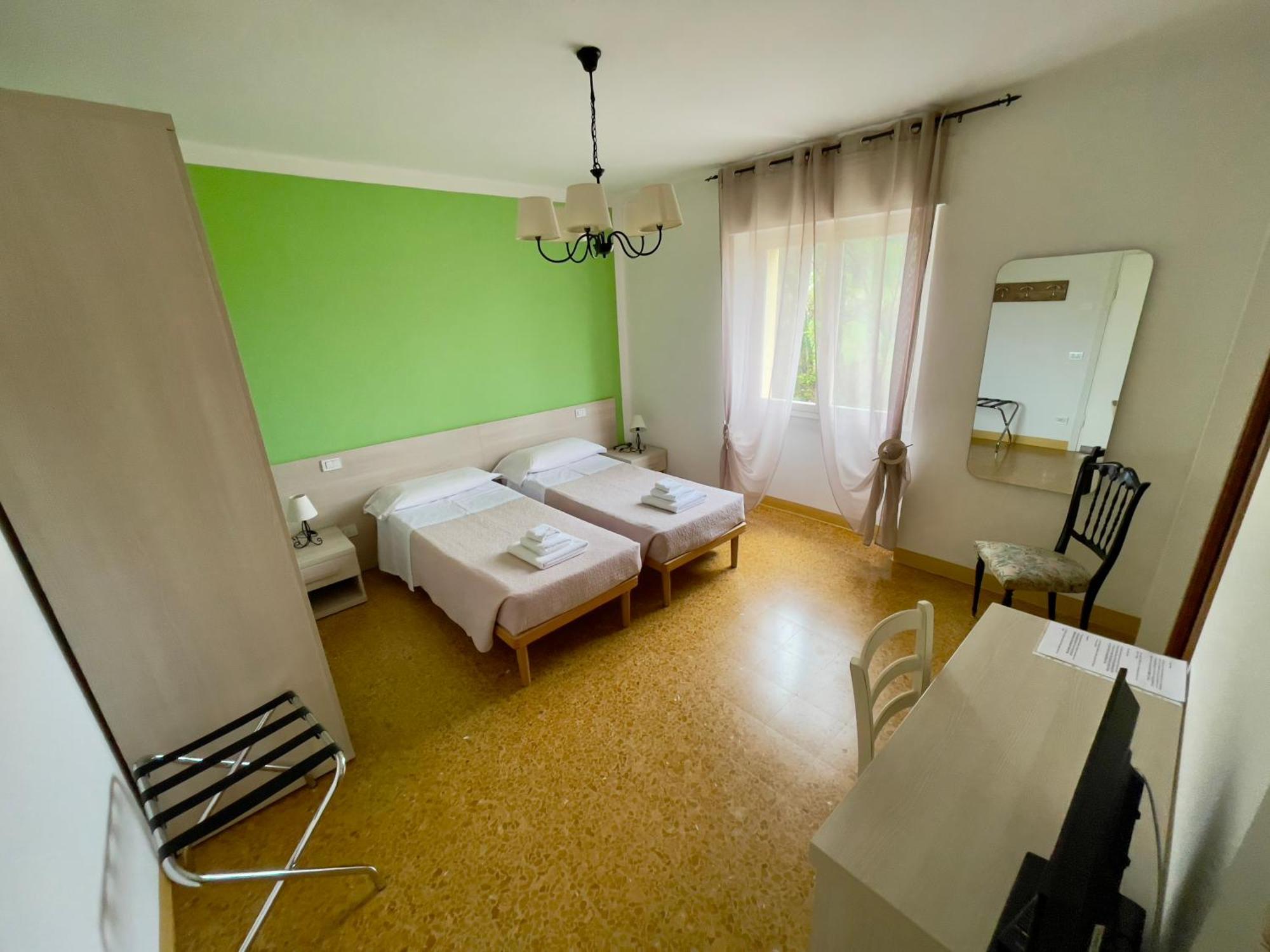 Twin Room with Bathroom,1661673103:JPEG