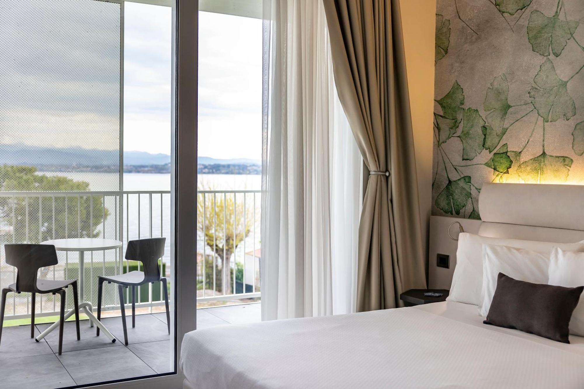 Superior Double or Twin Room with Lake View,1662428535:JPEG