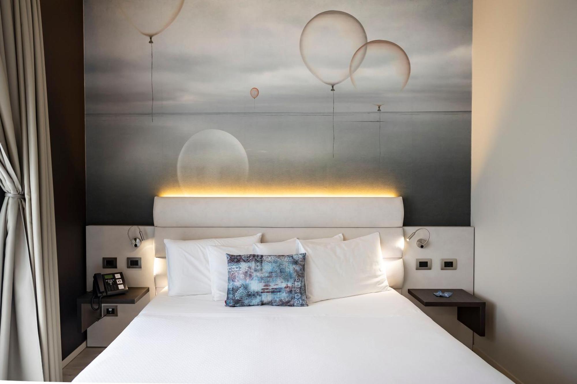 Superior Double or Twin Room Lake View