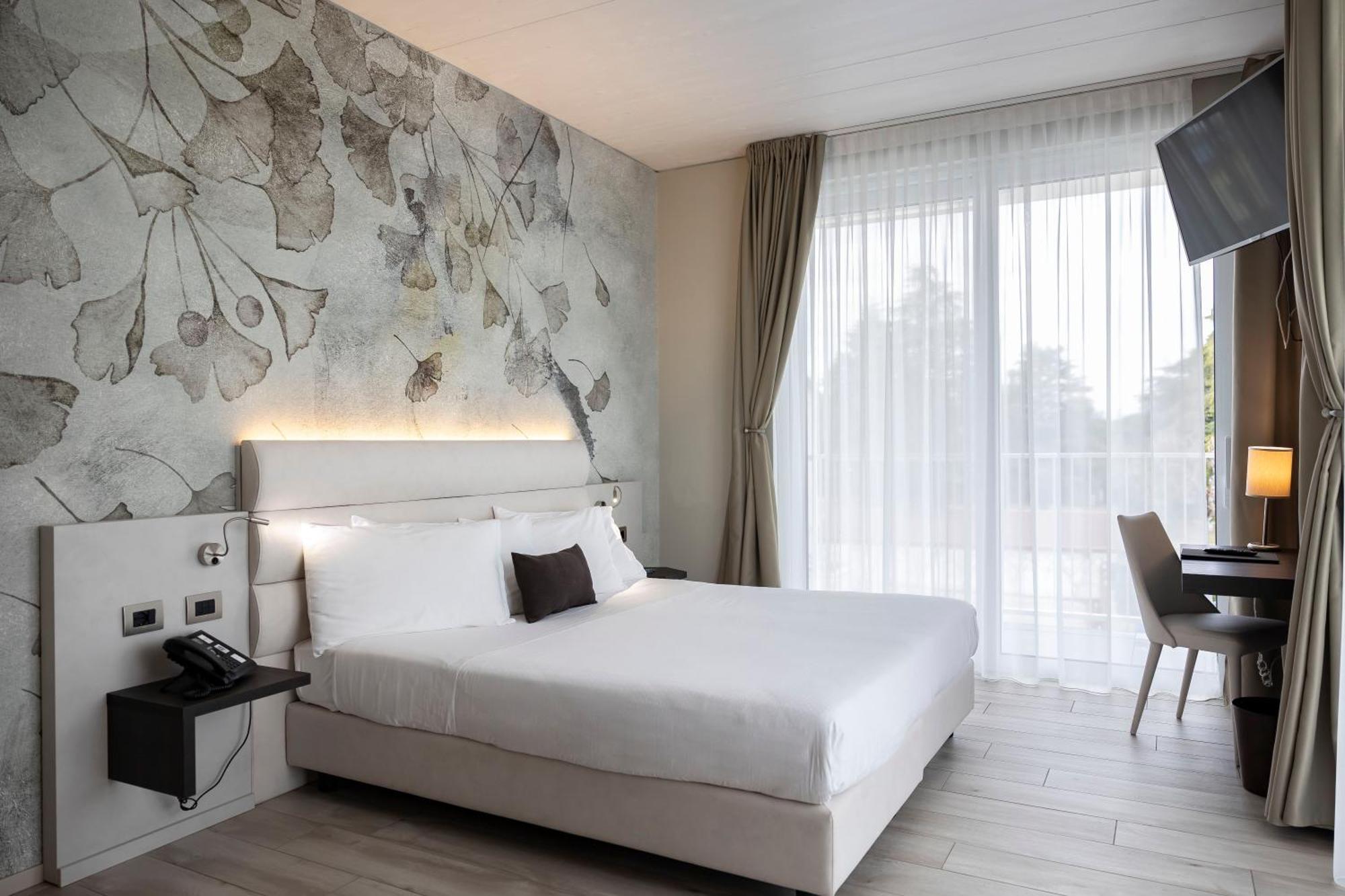 Junior Suite Lake View