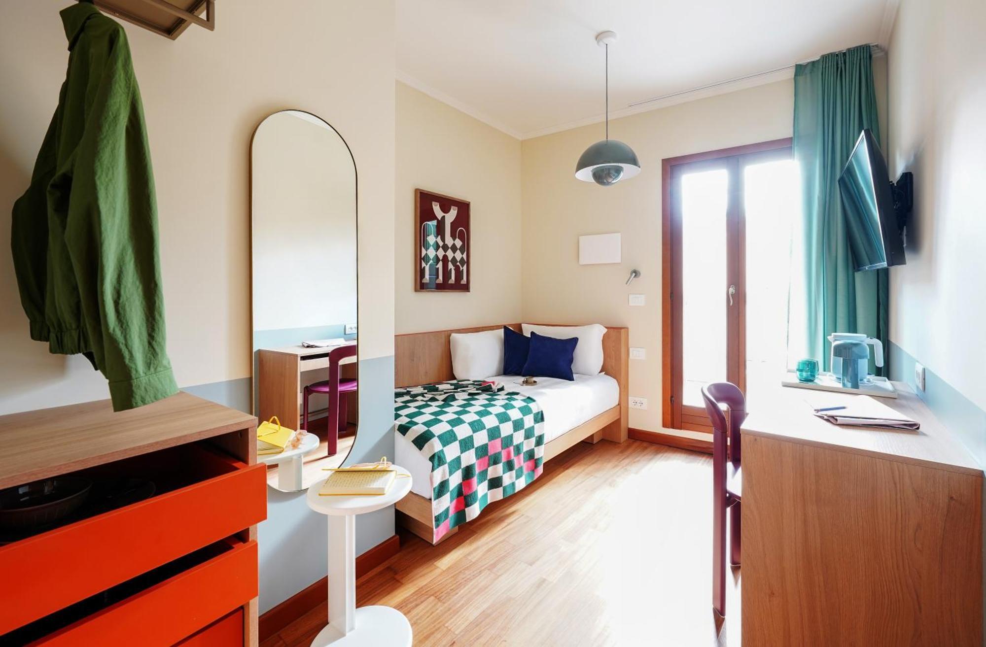 Single Room Balcony