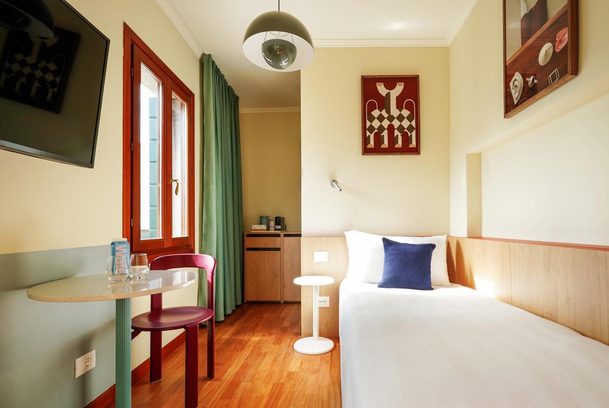Single Room Balcony