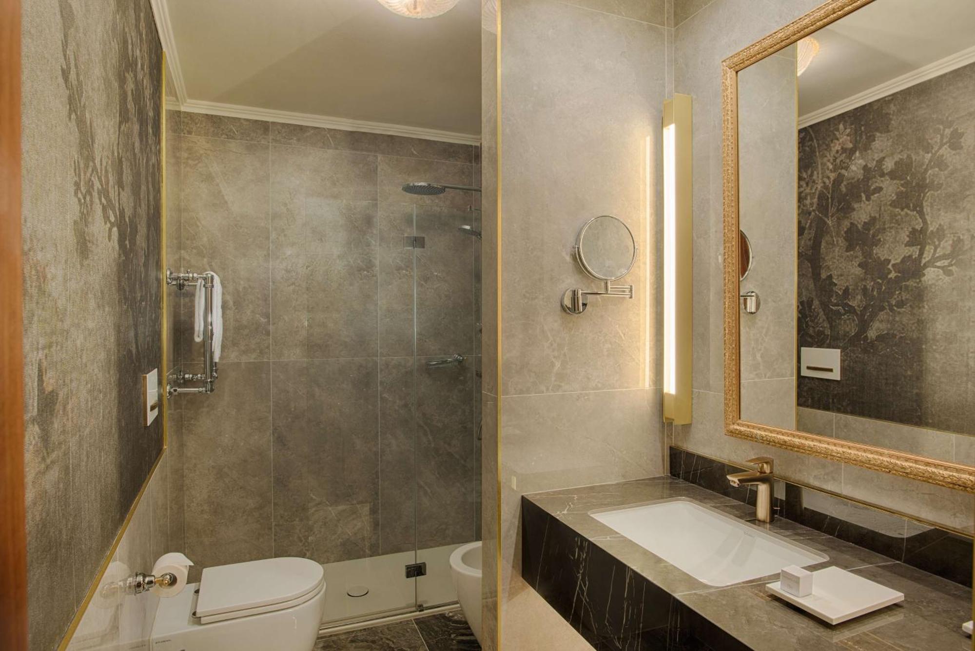 Premium Double or Twin Room Canal View