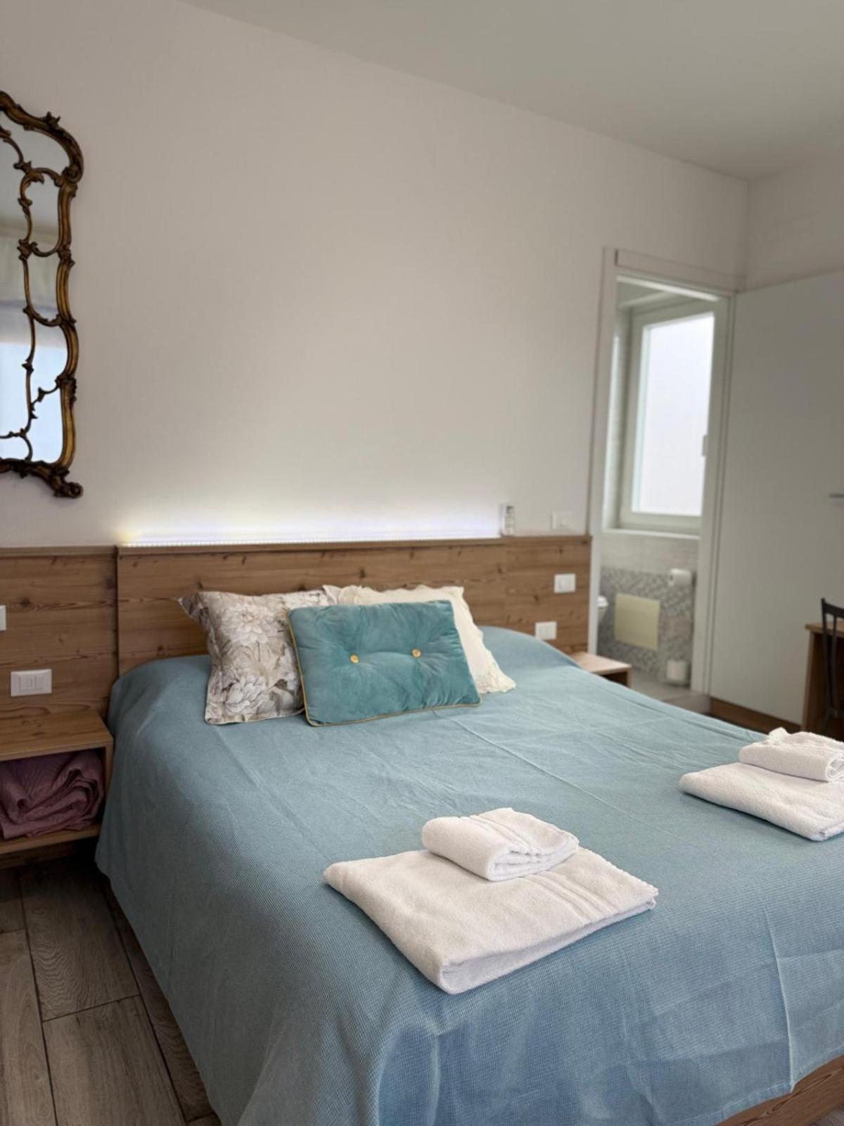 Deluxe Room,1666747750:JPEG