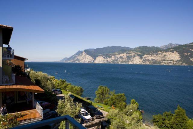 Double or Twin Room with Balcony and Lake View,401859939:JPEG