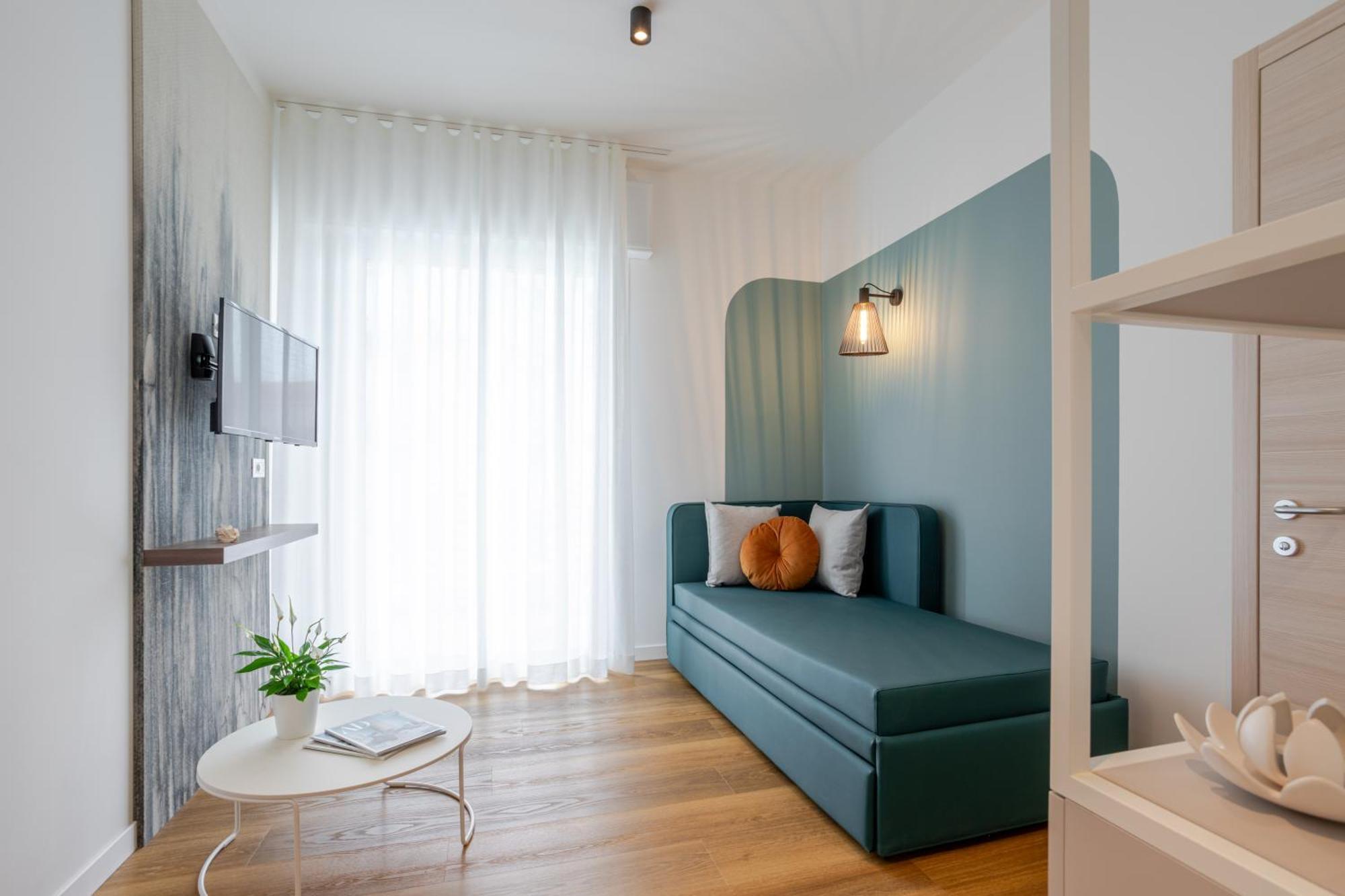 Deluxe Family Room