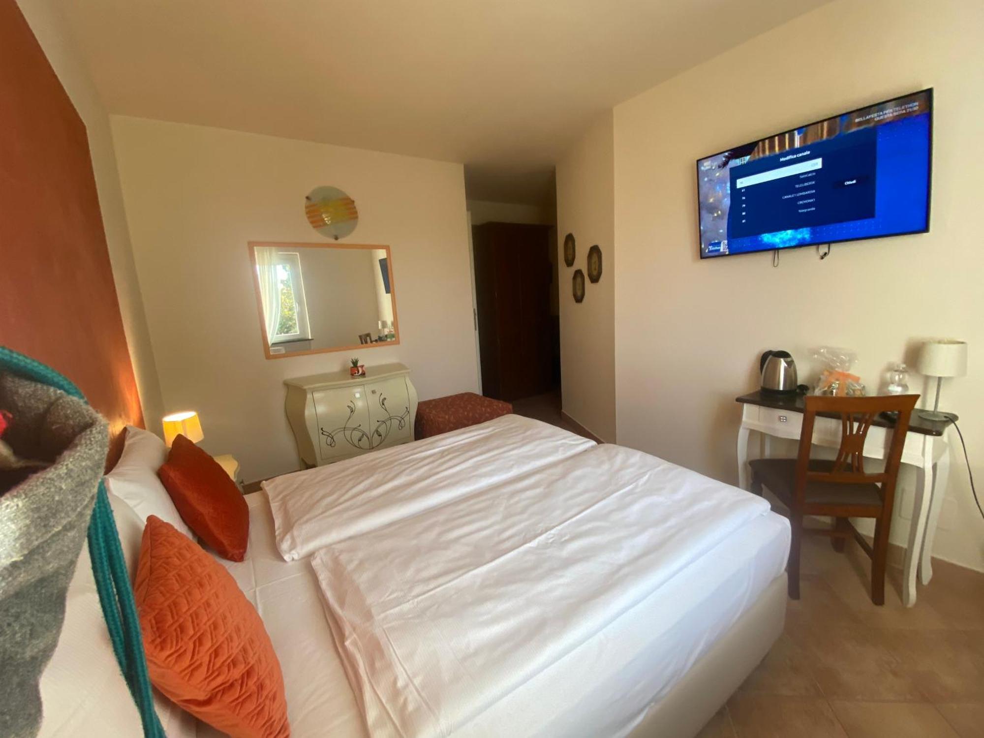 Large Double Room