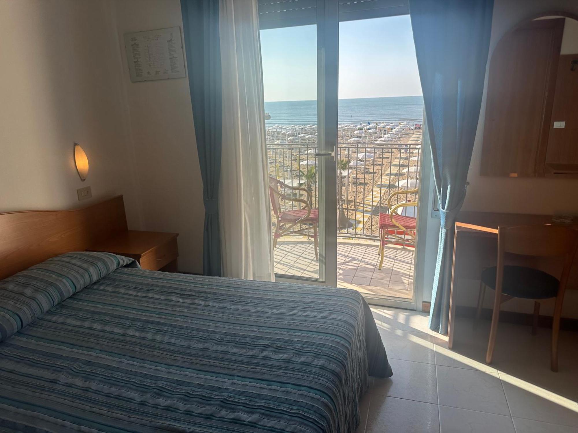 Vierbettzimmer mit Meerblick