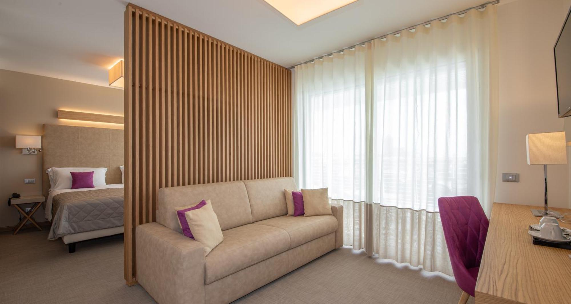 Queen Room with Spa Bath