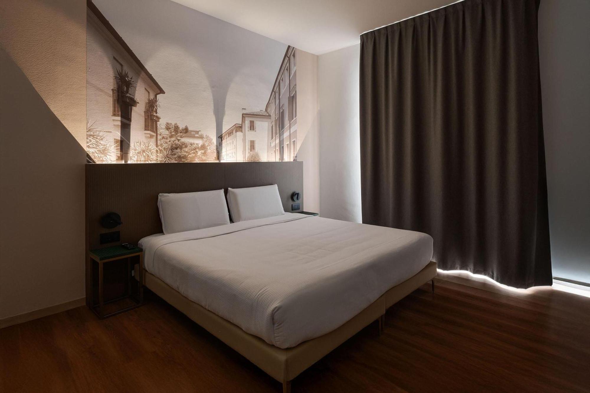 Superior Double or Twin Room with Terrace