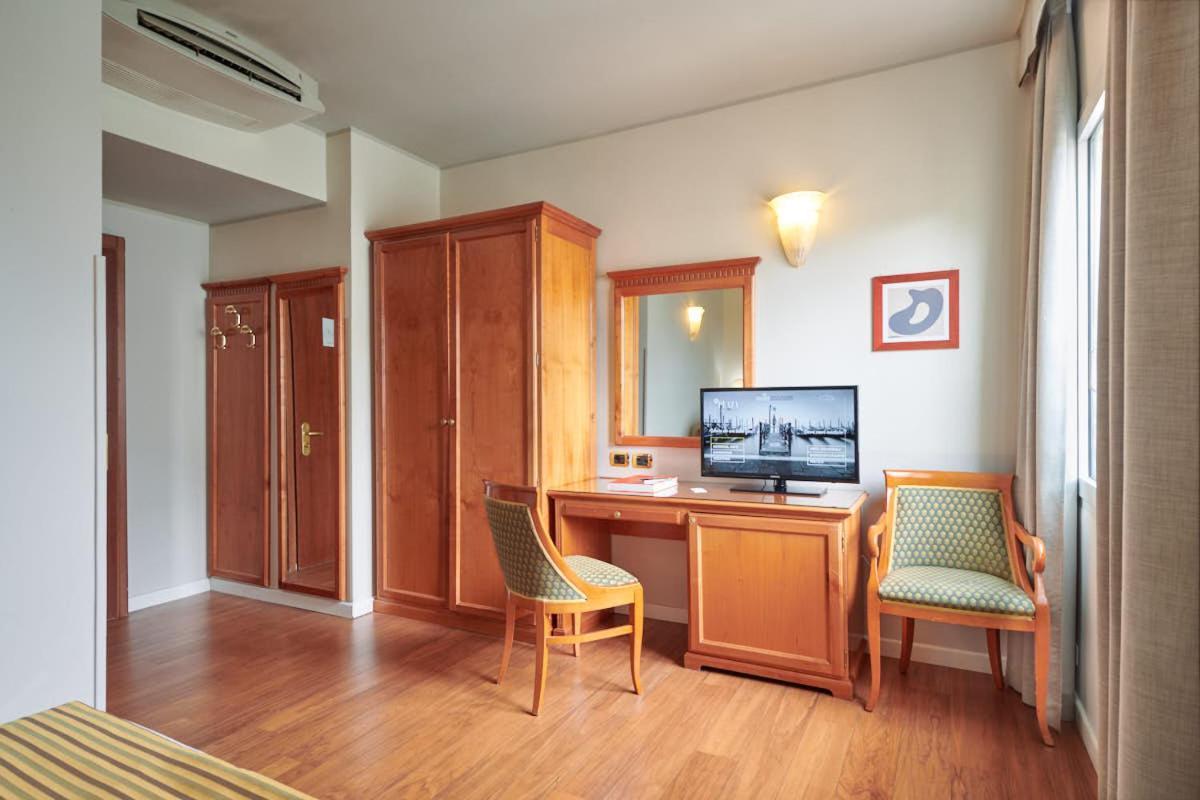 Classic Twin Room