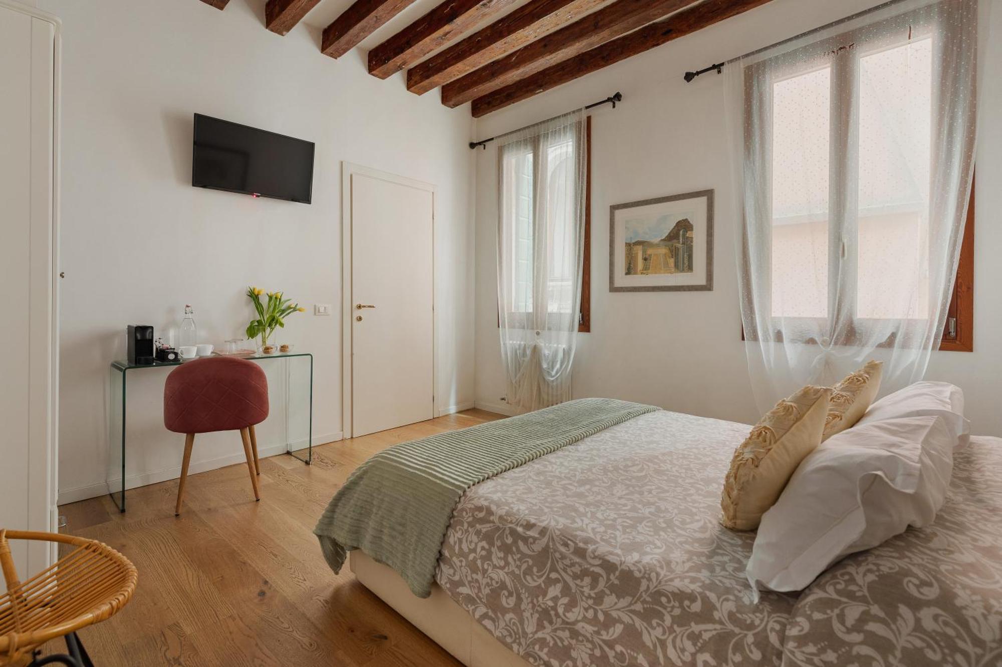 Double Room Private Bathroom