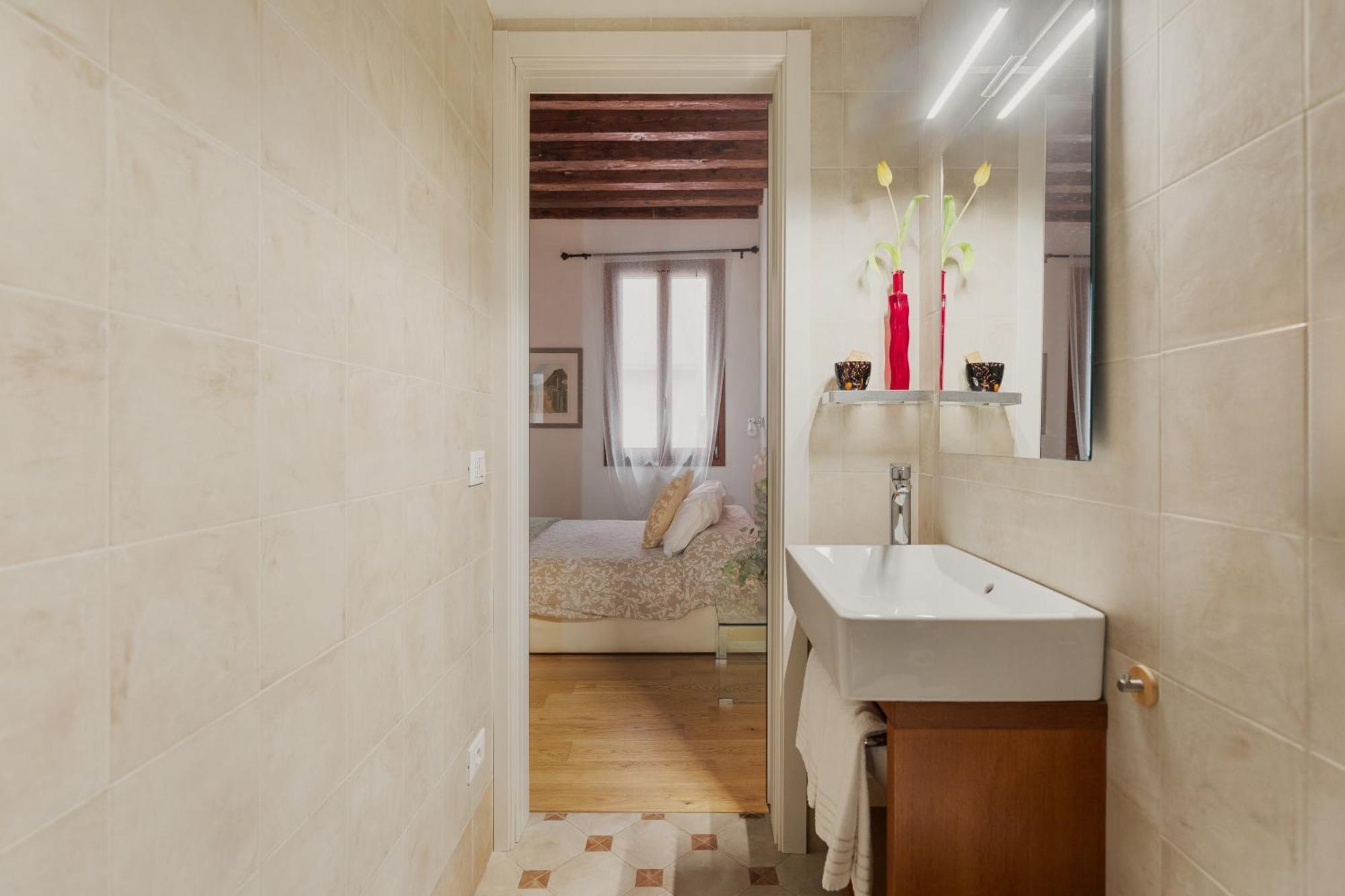 Double Room Private Bathroom