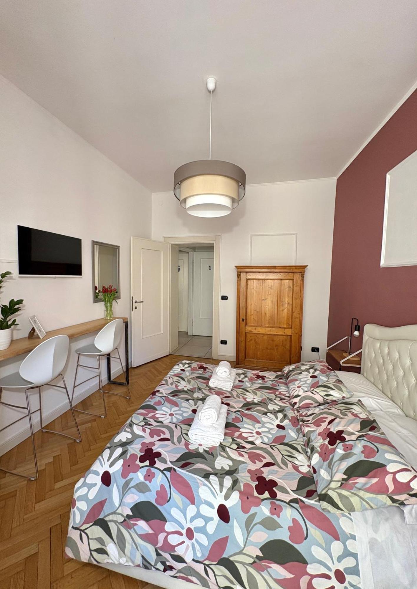 Double Room,1758377258:JPEG