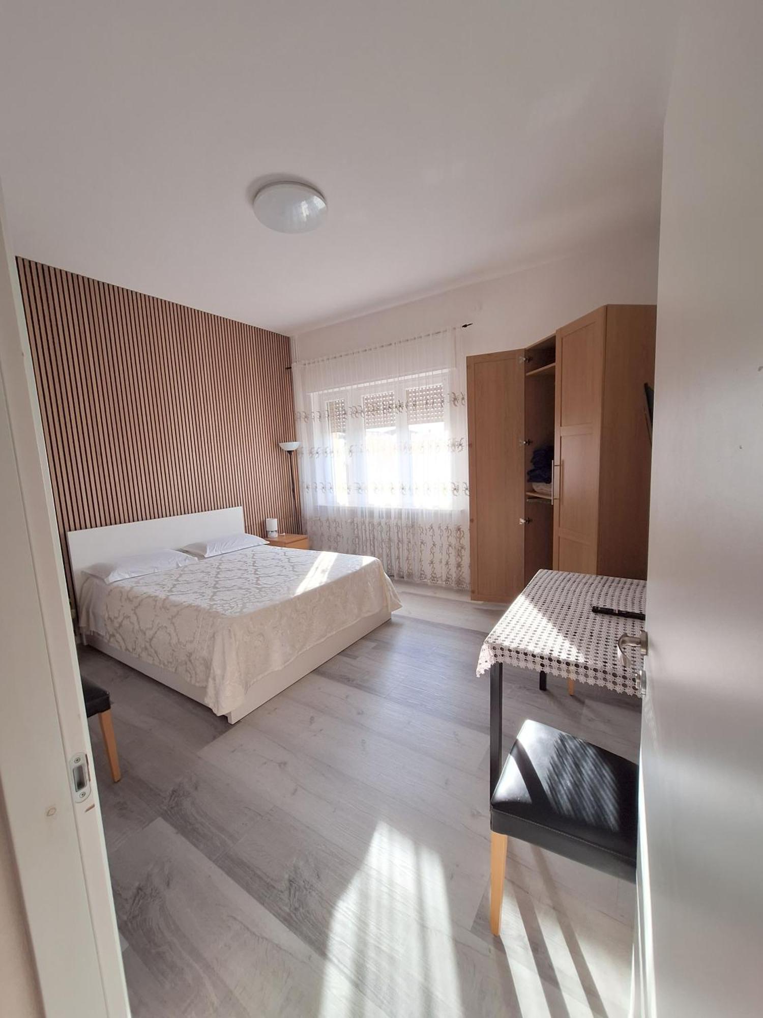 Family Room Private Bathroom
