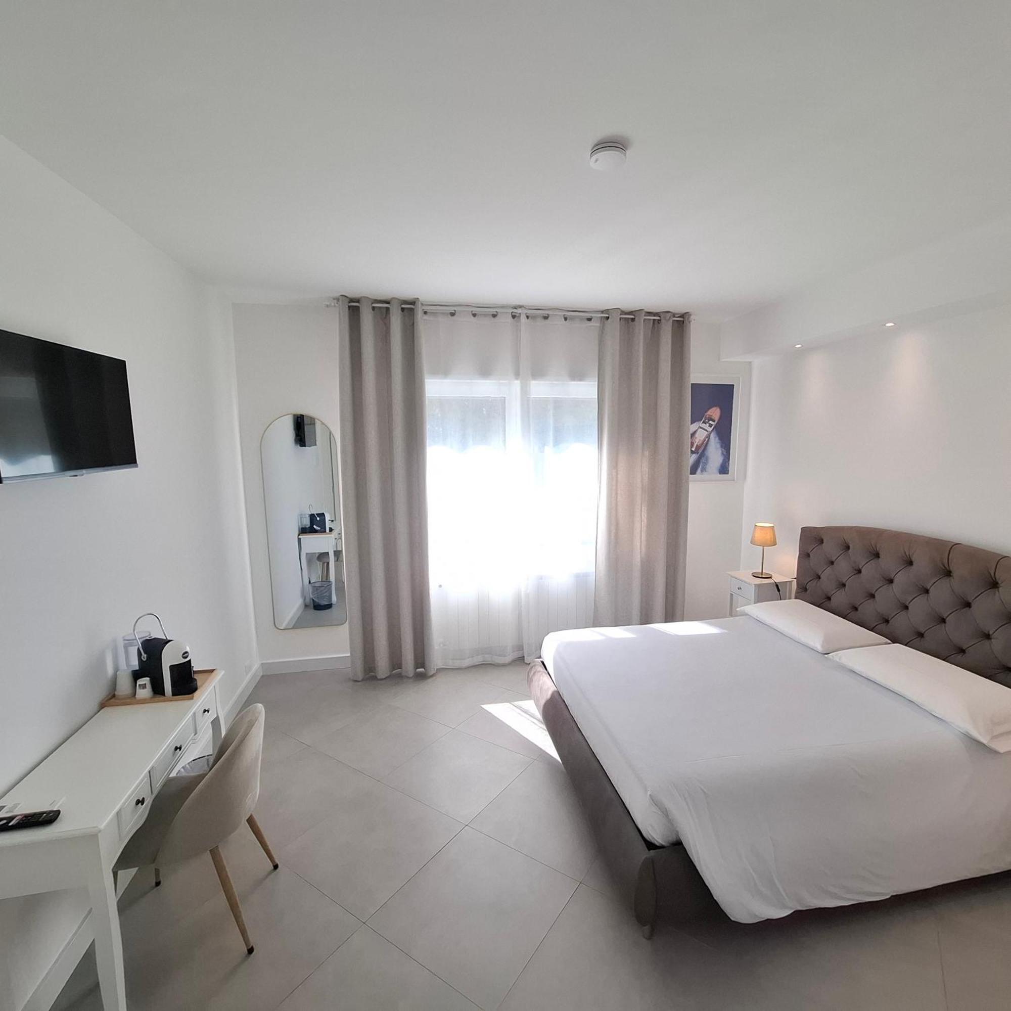 Double Room Private Bathroom