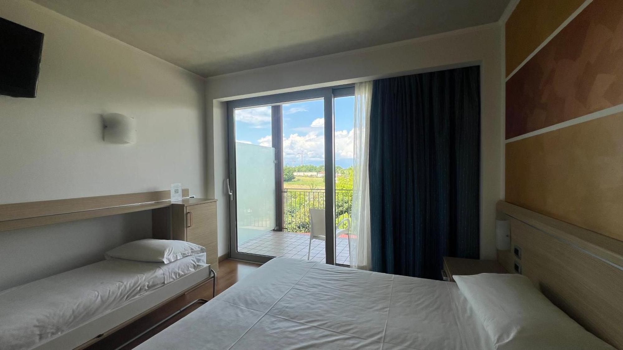 Triple Room Balcony River Side