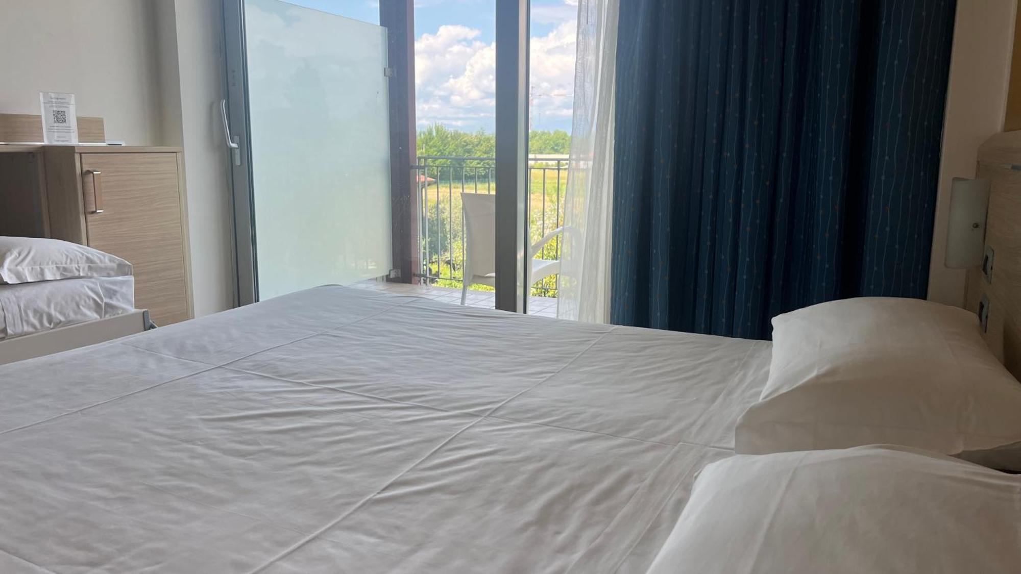 Triple Room Balcony River Side