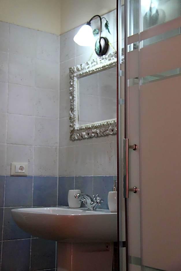 Comfort Triple Room Shower