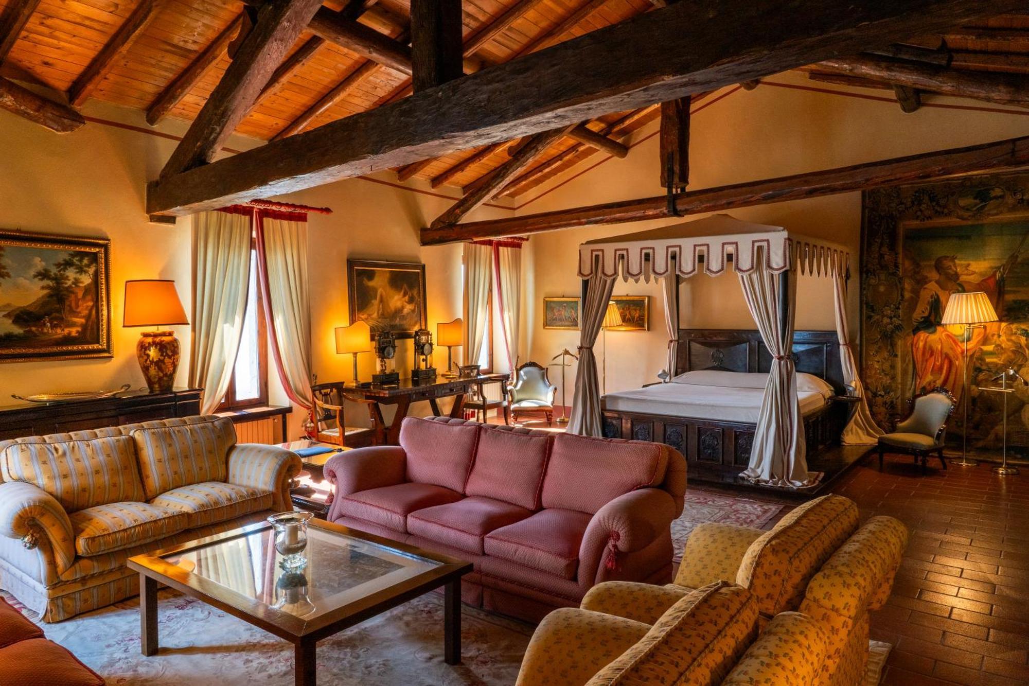 Deluxe Suite Lake View
