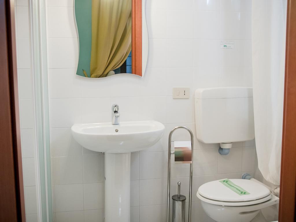 Double Room Private Bathroom,196777126:JPEG