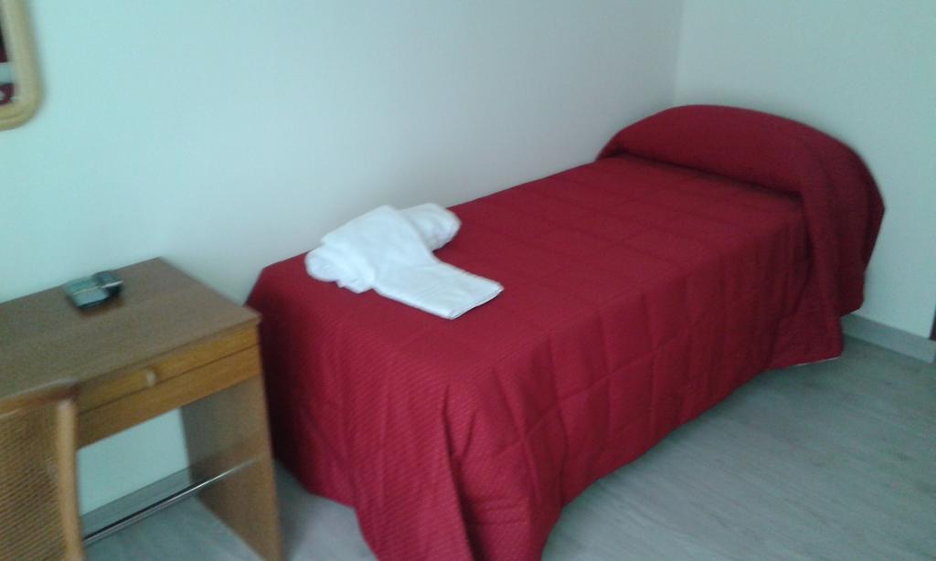 Single Room,401489301:JPEG