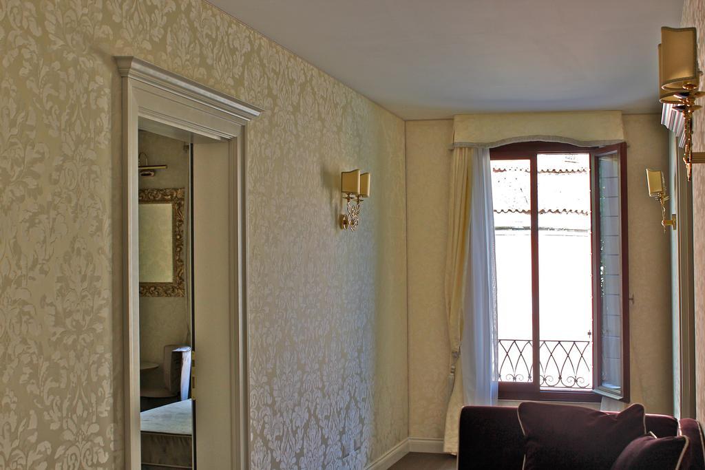 Luxury Triple Room,200121985:JPEG
