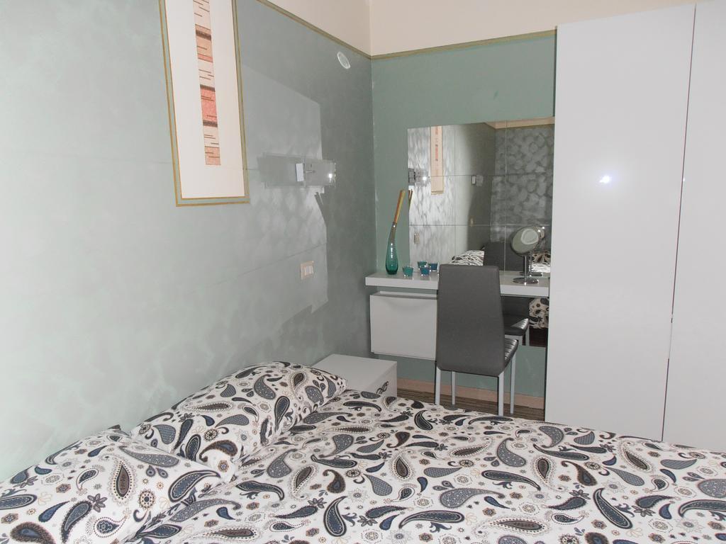 Dreibettzimmer mit eigenem Bad