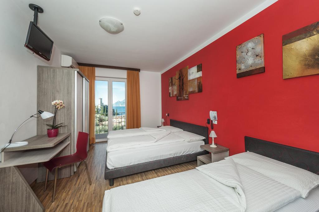 Chambre Quadruple - Vue sur Lac - Étage Supérieur