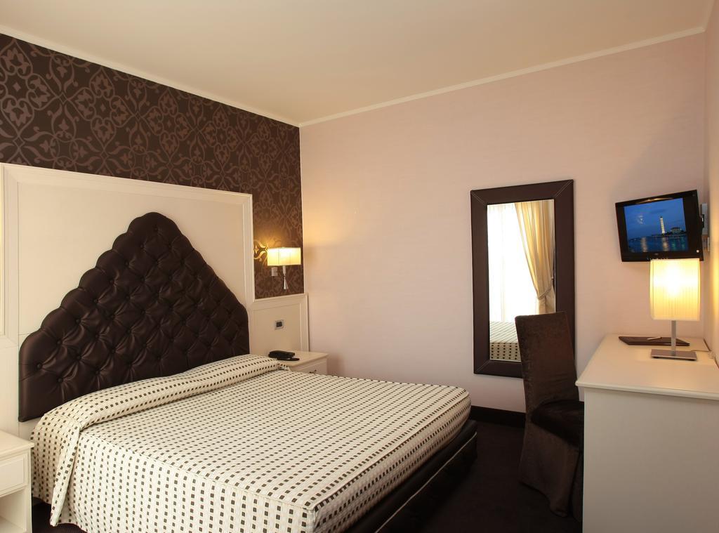 Junior Suite (3 Adulti) con Vista Mare Parziale